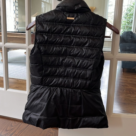 Lilly Pulitzer Light Weight Packable Vest - Picture 3 of 3
